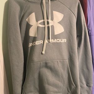 Under Armour Hoodie. Size XL, with a grayish light teal color